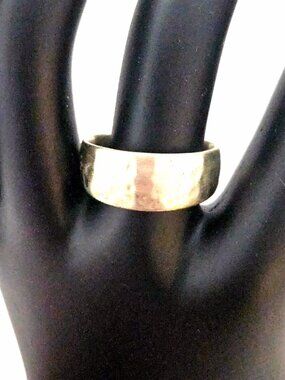 Kendra Scott Hammered Gold Ring Band with Gift Pouch Size 7.75